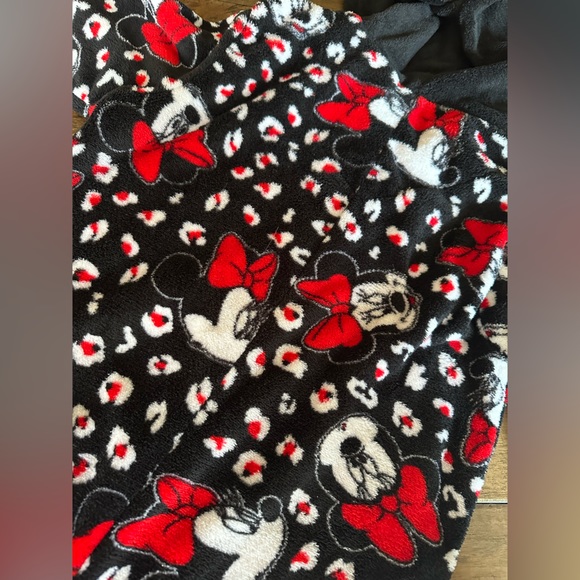 Minnie Mouse Fuzzy Onesie - Picture 8 of 10